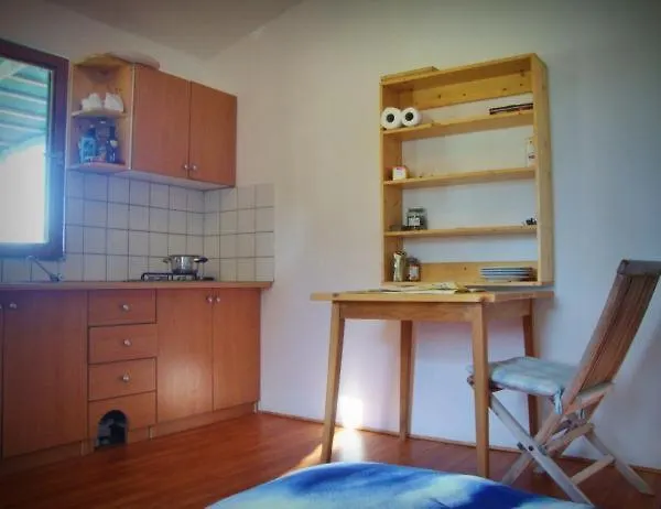 Vikendica Vinik Island